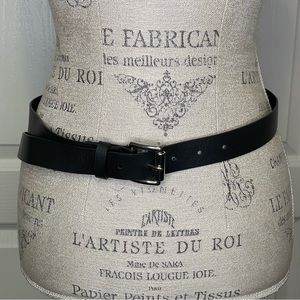 Michael Kors Women’s Belt Black With Silver Buckle Medium